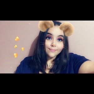 Meet your Posher, Alexis